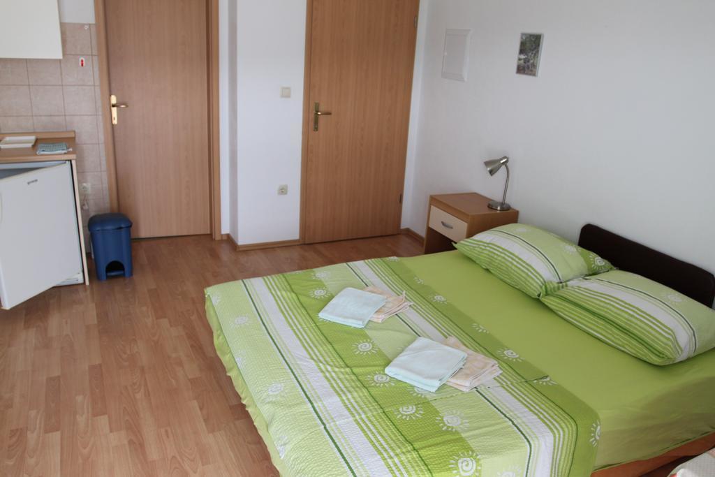 Apartments Marinko Stari Grad  Quarto foto